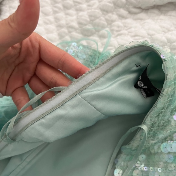COPY - ANASTASIA SEQUIN FEATHER DRESS - turquoise powder XS - Picture 8 of 9